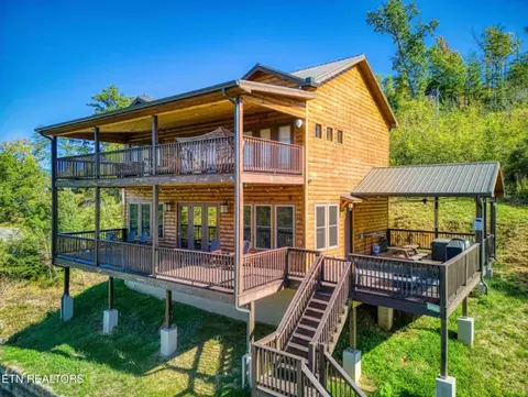 622 Timber Ridge Rd, Gatlinburg, TN 37738