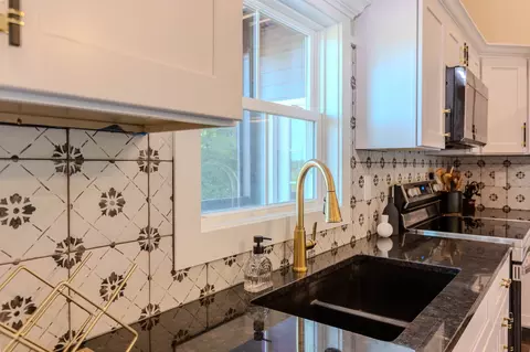 Kitchen - 1236 Lowery Rd, Walling, TN 38587 photo 6 of 6