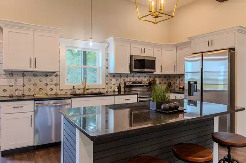 Kitchen - 1236 Lowery Rd, Walling, TN 38587 photo 4 of 6