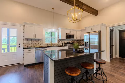 Kitchen - 1236 Lowery Rd, Walling, TN 38587 photo 2 of 6