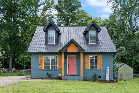 818 Shelton Cir S, Clarksville, TN 37042
