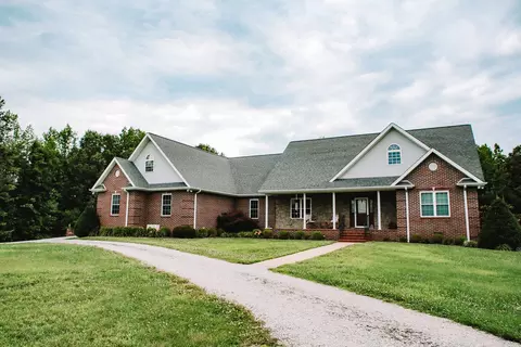 3871 Conyersville Rd, Puryear, TN 38251