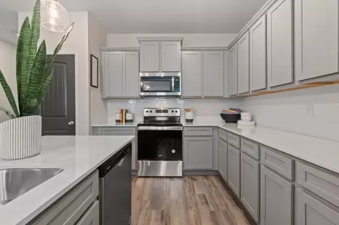 2586 Mcclure Blvd, Columbia, TN 38401