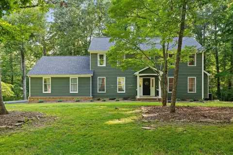 902 Dunsinane Rd, Signal Mountain, TN 37377