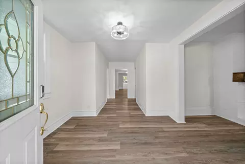 Entry Way - 363 Third St, Guthrie, KY 42234 photo 1 of 4
