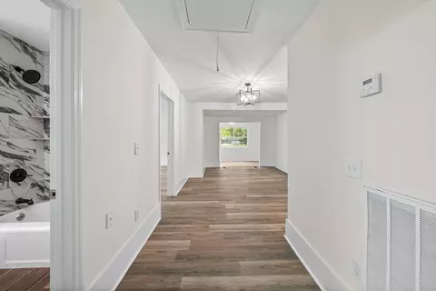 Entry Way - 363 Third St, Guthrie, KY 42234 photo 4 of 4