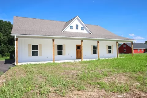 Exterior - 1843 Three Island Rd, Walling, TN 38587 photo 3 of 7