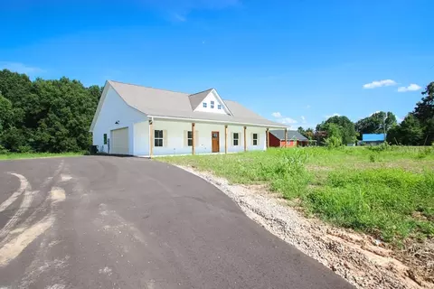Exterior - 1843 Three Island Rd, Walling, TN 38587 photo 2 of 7