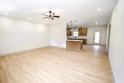 Living - 1843 Three Island Rd, Walling, TN 38587 photo 2 of 2