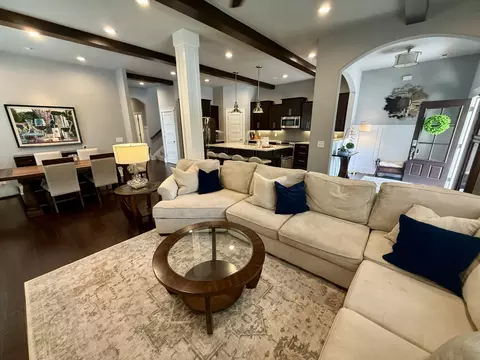 Living - 5964 Cottingham Dr, Murfreesboro, TN 37128 photo 2 of 3