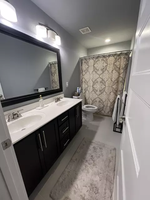Bath - 5964 Cottingham Dr, Murfreesboro, TN 37128 photo 1 of 4