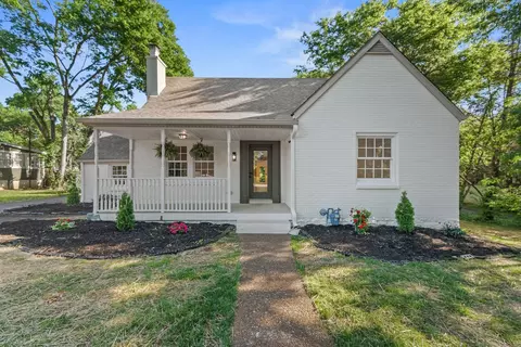 1107 Riverwood Dr, Nashville, TN 37216