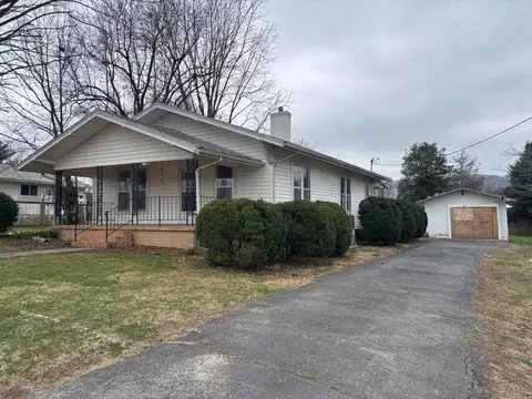 97 Wheeler Ave, Pikeville, TN 37367