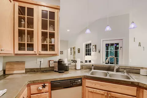 Kitchen - 60 Lightning Bug Ln, Sewanee, TN 37375 photo 2 of 2