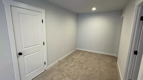 Bedroom - 492 W Foxrun, Springfield, TN 37172 photo 4 of 4