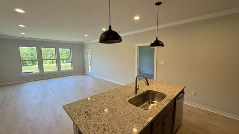 Living - 492 W Foxrun, Springfield, TN 37172 photo 1 of 2