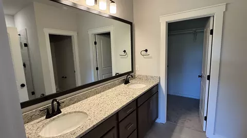 Bath - 492 W Foxrun, Springfield, TN 37172 photo 1 of 4