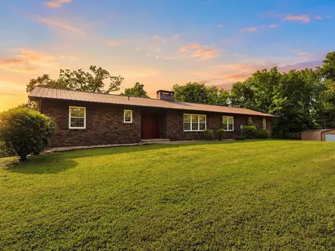725 Oak Grove Rd, Benton, TN 37307