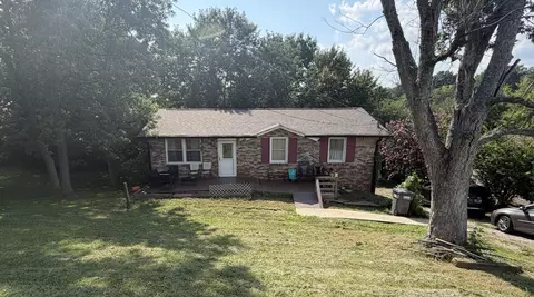124 Dennis Rd, Hendersonville, TN 37075