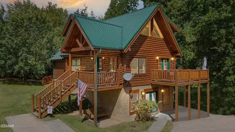 274 Burning Oaks Dr, Sevierville, TN 37876