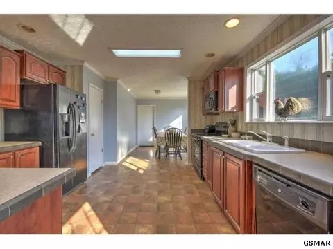 3039 Roaring Fork Rd, Greeneville, TN 37745 photo 9
