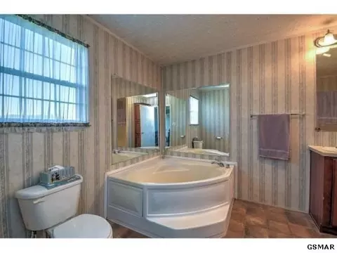 3039 Roaring Fork Rd, Greeneville, TN 37745 photo 12