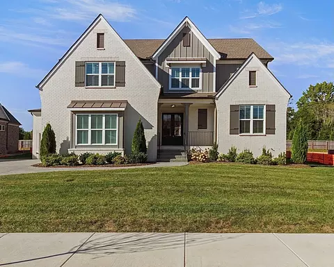 731 Nottingham Ave, Hendersonville, TN 37075