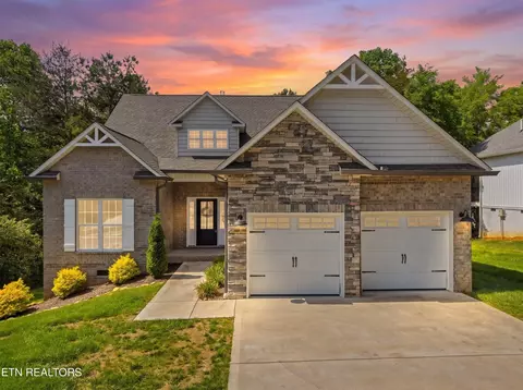 208 Mialaquo Cir, Loudon, TN 37774