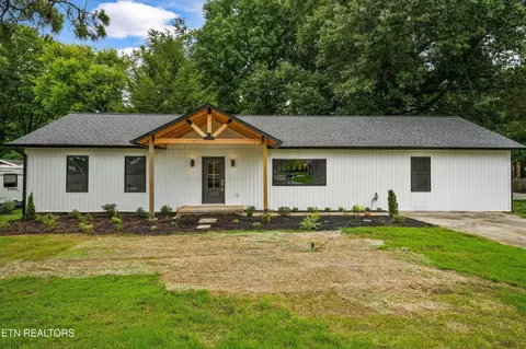 412 Sherwood Dr, Maryville, TN 37801