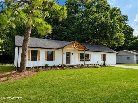 412 Sherwood Dr, Maryville, TN 37801