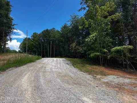 292 Cody Ln, Madisonville, TN 37354