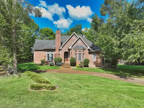 308 Orchard Park Dr, White House, TN 37188