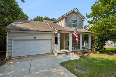 321 Deep Woods Cir, Nashville, TN 37214