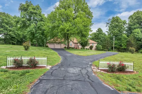 2417 Sowell Mill Pike, Columbia, TN 38401