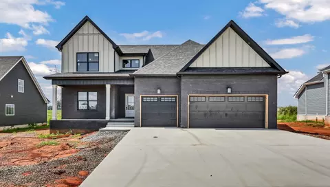 226 Low Plains Ln, Clarksville, TN 37043