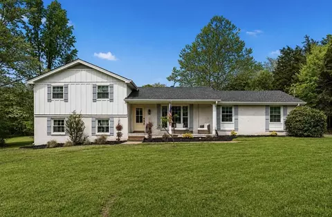 323 Kimberly Ct, Mount Juliet, TN 37122