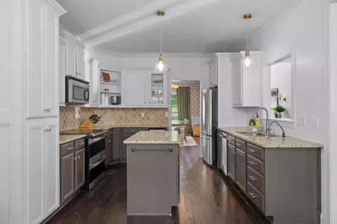 Kitchen - 417 Eclipse Dr, Murfreesboro, TN 37129 photo 3 of 5