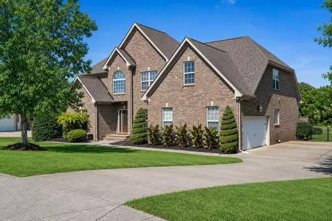 Exterior - 417 Eclipse Dr, Murfreesboro, TN 37129 photo 4 of 14