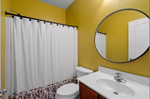 Bath - 417 Eclipse Dr, Murfreesboro, TN 37129 photo 1 of 7