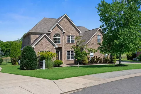 Exterior - 417 Eclipse Dr, Murfreesboro, TN 37129 photo 2 of 14