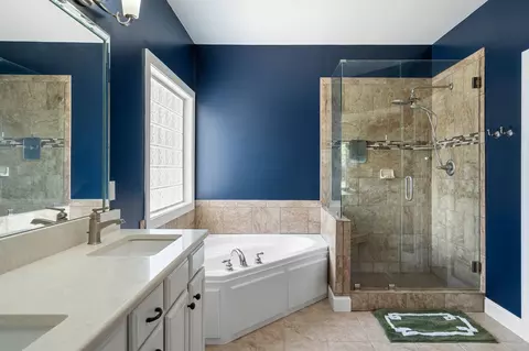 Bath - 417 Eclipse Dr, Murfreesboro, TN 37129 photo 3 of 7