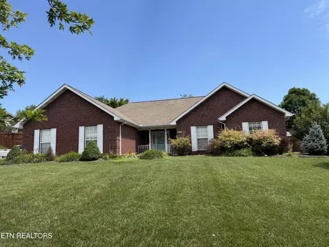 270 Lancaster Dr, Lenoir City, TN 37771