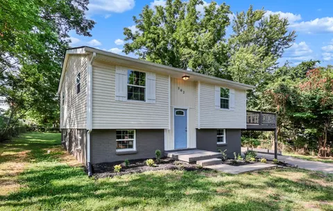 302 Plantation Dr, Clarksville, TN 37042