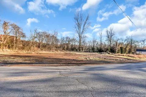 628 Old Highway 31 E 3, Bethpage, TN 37022