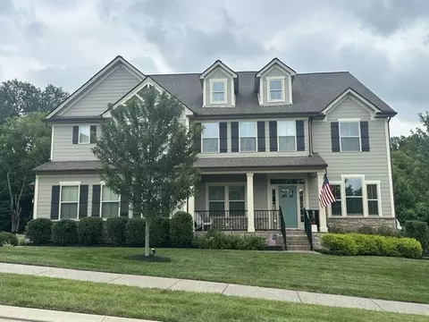 7017 Farm Field Dr, College Grove, TN 37046