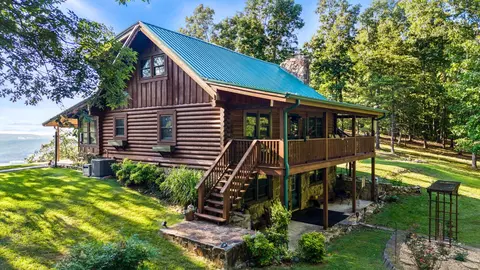 863 Porch Rock Rd, Pikeville, TN 37367