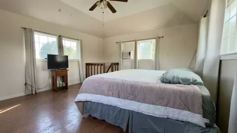 Bedroom - 309 Charley Davis Rd, Goodspring, TN 38460 photo 5 of 7