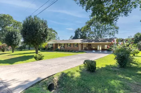 618 Fairlane Dr, Lewisburg, TN 37091