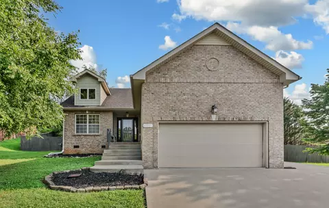 595 Anchor Ct, Clarksville, TN 37043