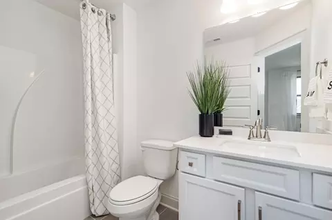 Bath - 6918 Wayana, Murfreesboro, TN 37129 photo 4 of 4
